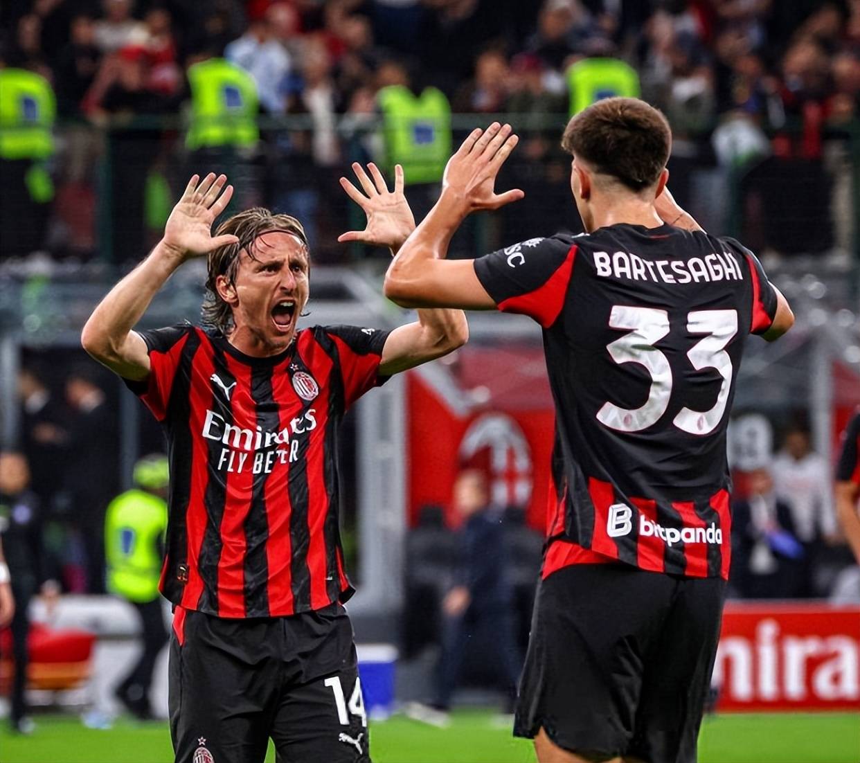 欧冠杯16强首回合｜ 恩里克：我们表现远胜红军 斯洛特坦言赢得侥幸